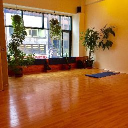 Ashtanga Yoga Montreal (AYM)